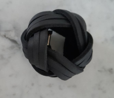 Lederknoten / Halstuchknoten geflochten