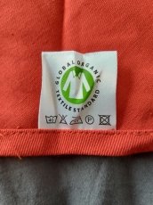 Halstuch rot mit gelbem Streifen