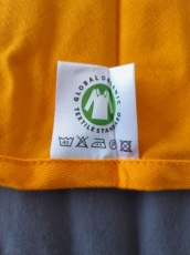 Halstuch gelb mit rotem Streifen