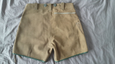 Kurze Lederhose aus Samtspalt NEU