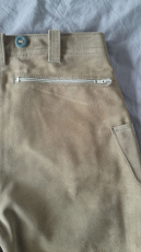 Kurze Lederhose aus Samtspalt NEU