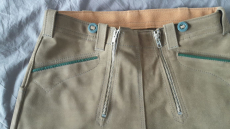 Kurze Lederhose aus Samtspalt NEU